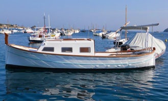 24' Llaut Boat Charter in Cadaqués