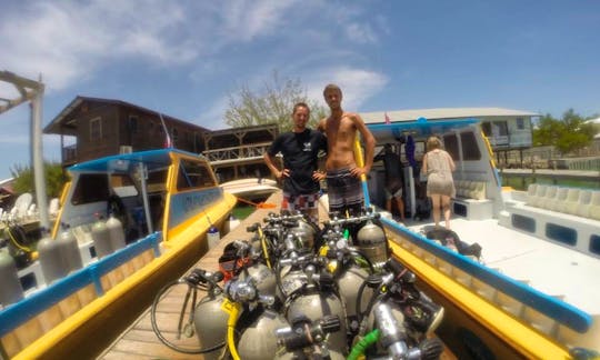 Charter 40ft "Martini's Law" Dive Boat In Utila, Honduras