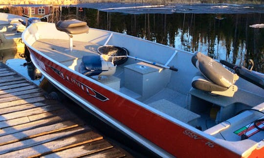 Fishing Trip on Ultra Deluxe Lund 40hp Fishing Boat in Ontario, Canada