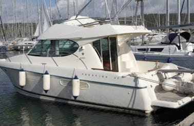 Prestige 32 Yacht Charter 'Nika I' in Bibinje