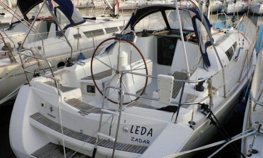 'Leda' Sun Odyssey 36i Charter in Bibinje