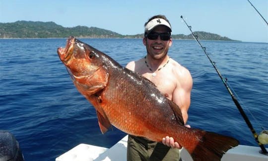 Enjoy Offshore Fishing On 27' Center Console In Chiriqui, Panama