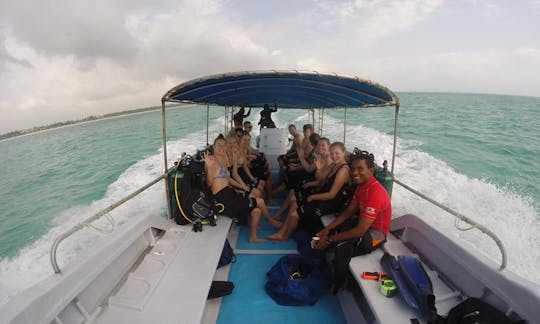 Bateau de plongée à Paje Zanzibar