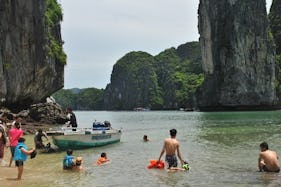 Discover the beauty of Halong Bay in Hanoi Hà Nội, Vietnam!