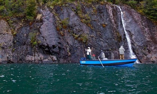 チリのチャイテンでの4人用の素晴らしい釣りチャーター