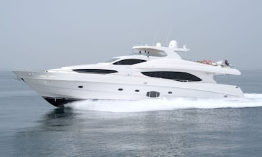 101ft Power Mega Yacht Cruise in Dubai, UAE