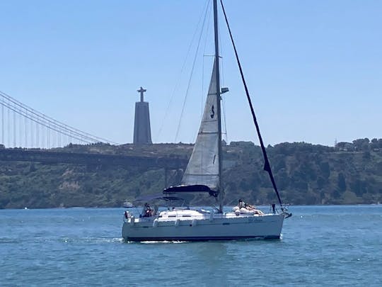 Location de voilier Beneteau Cyclades de 39 pieds pour 10 personnes à Lisbonne
