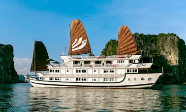 Bhaya Cruise in Halong Bay