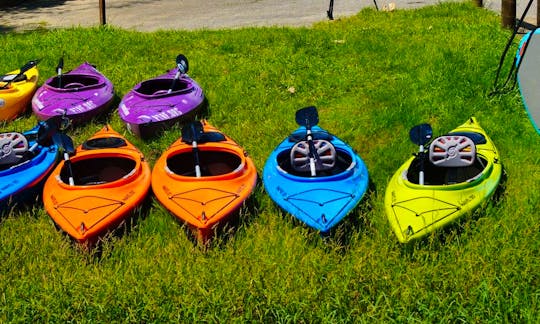 New Wave Marvel-120 Single Kayak Rental in Grimesland