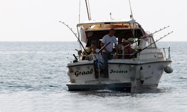 Location de bateau de pêche « Graal Jezera » à Jezera