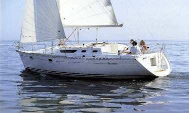 Hire Sun Odyssey 36.2 Sailing Yacht In Setúbal