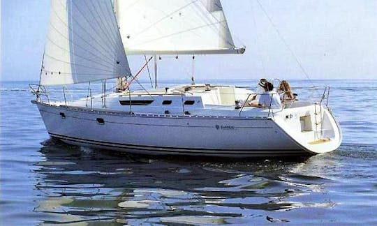 Hire Sun Odyssey 36.2 Sailing Yacht In Setúbal