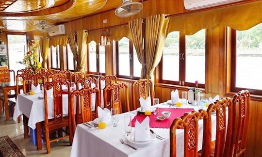 HALONG BAY ONE DAY GROUP TOUR FROM HANOI WITH ALOVA CRUISES