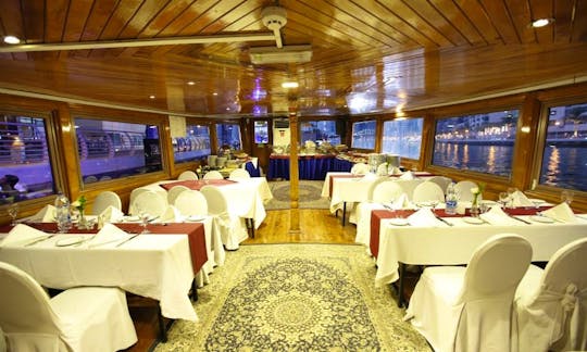 70' Tour Dubai II Dhow Luxury Cruises in Dubai