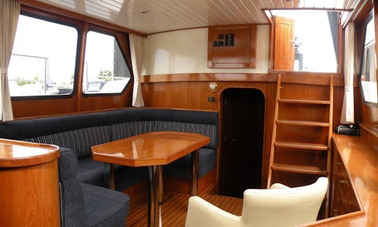 Rent 43' Motor Yacht In Heukelum