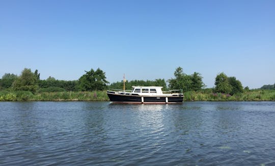 Rent 4 Person Yacht In Heukelum