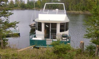 Ultimate Houseboating Vacation In Ontario, Canada