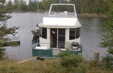 Ultimate Houseboating Vacation In Ontario, Canada