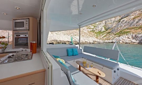 Lagoon 400 S2 Charter in Vibo Valentia