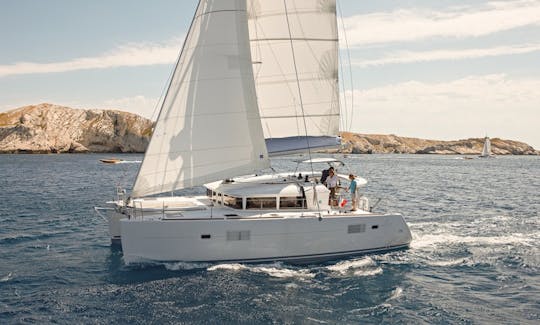 Lagoon 400 S2 Charter in Vibo Valentia