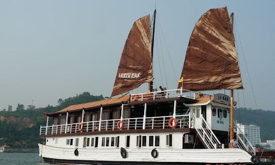 AN NAM Junk in Hanoi