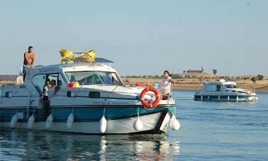 Houseboat for 12 People on the Alqueva Lake
