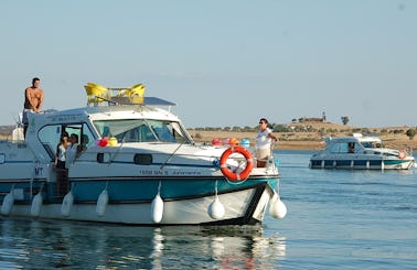 Houseboat for 12 People on the Alqueva Lake