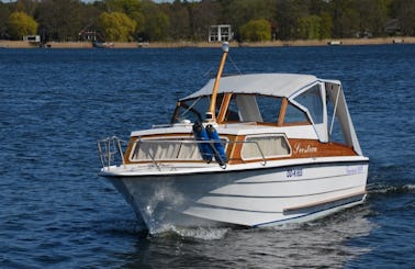 Rent Variant 606 HT Powerboat In Werder (Havel)