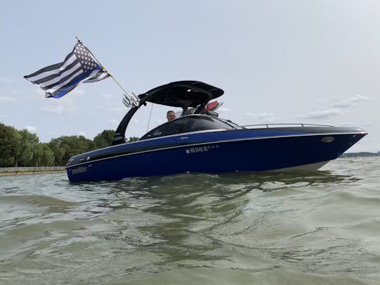 Malibu WAKESETTER 21.6 2007 avec porte de surf WEDGE et sacs de ballast supplémentaires 