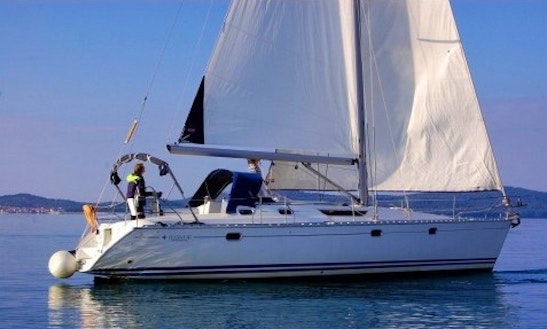 Sun Odyssey 42 Cruising Monohull