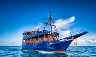 Liveaboard Diving and Cruise in Komodo, Indonesia