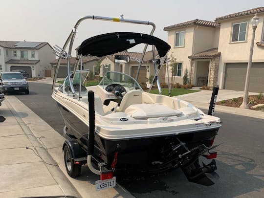 ¡Sea Ray 175 Sport 2007 para divertirse en lagos y ríos!