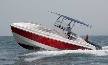 Barco a motor Sapphire 29" em Omã