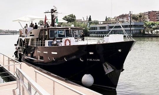Charter a 30ft "Falcao Uno" Trawler in Palma de Mallorca