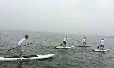 ¡Únete a nosotros en una aventura de surf de remo en Hà Nội, Vietnam!