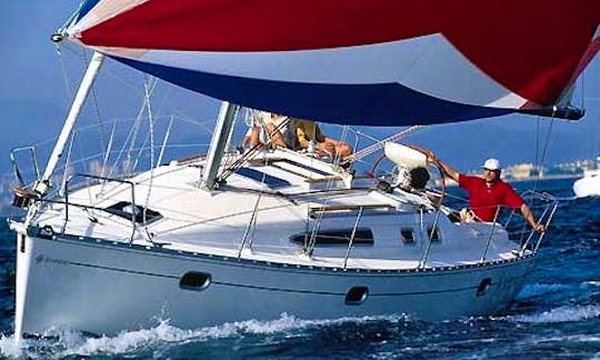Charter Sun Odyssey 34.2 Sailing Yacht In Monte Argentario