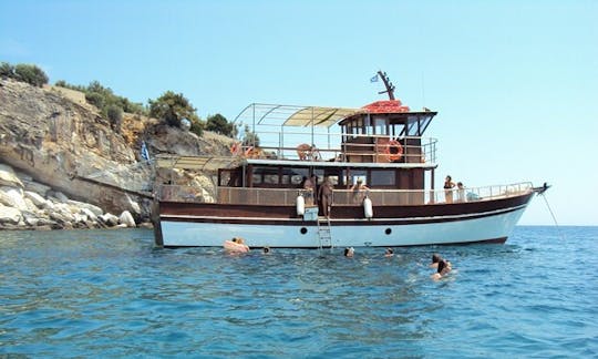 Passeios de barco de passageiros em Thasos, Grécia