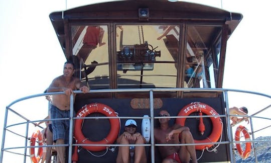 Passeios de barco de passageiros em Thasos, Grécia