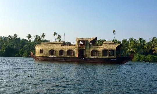 Three Bedroom Houseboat in Candolim