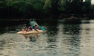 Location de pédalo avec toboggan à Roquebrune-sur-Argens, France