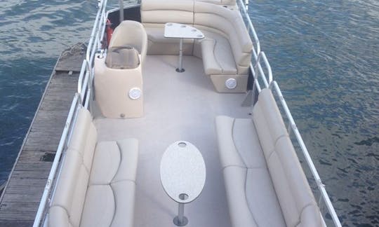 24' Pontoon Charter in Paris, France