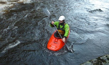 Aulas de caiaque de água branca em Aviemore