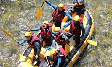 Excursion en rafting en famille sur l'Aude