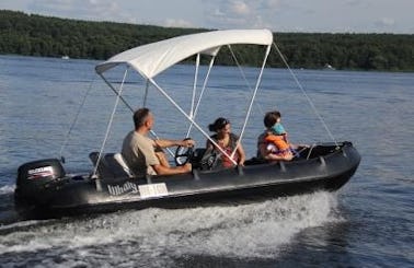 Rent Whaly 435 Powerboat In Potsdam