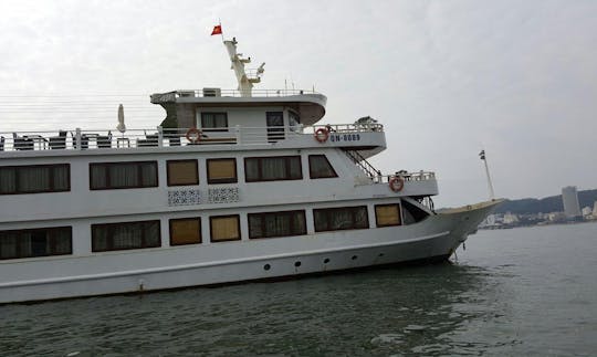 Croisière Royal Wing dans la baie d'Halong