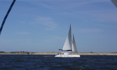 Excursão marítima em La Rochelle a bordo de um catamarã à vela de 44 pés