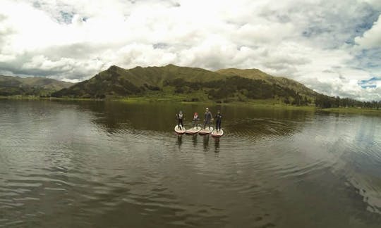 Excursions en stand up paddleboard dans la lagune de Piuray