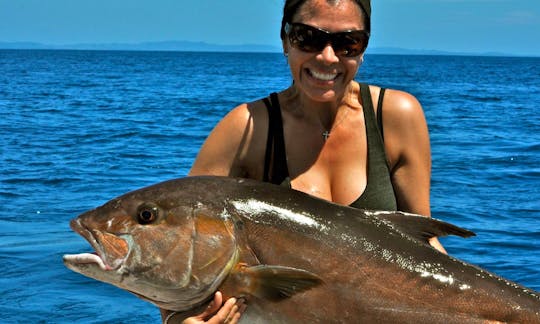 27' CaribePro Panga Center Console Fishing Charter for 4 Persons in Veraguas, Panama