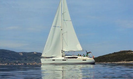 Charter Jeanneau SO 42DS Sailing Yacht in Lefkada