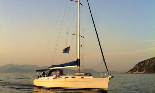 Charter Beneteau Cyclades 43.4 Sailing Yacht in Lefkada